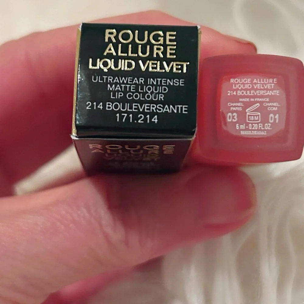 CHANEL Rouge AllureLiquid Velvet Matt Lip Color 214 Bouleversante NWT